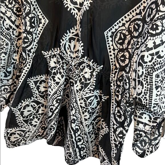 NWOT WHIT HOUSE BLACK MARKET 100% Silk Loose Fit Paisley Print Boho Top S - Picture 4 of 11
